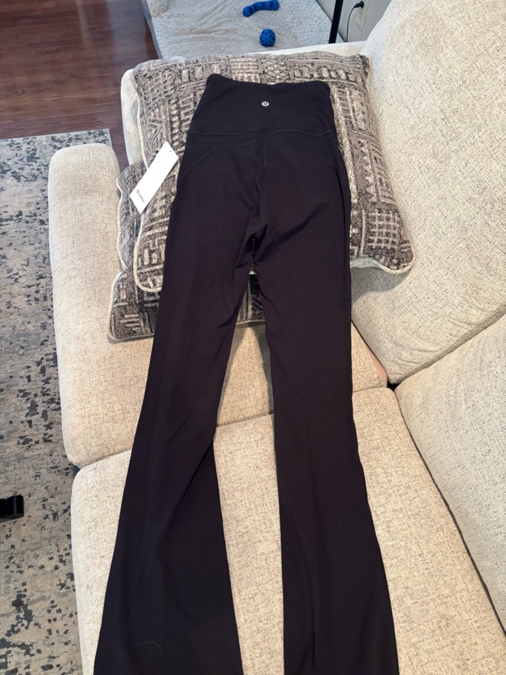 Lululemon women’s Legging Groove SHR Flare Pant Nulu size 2 black